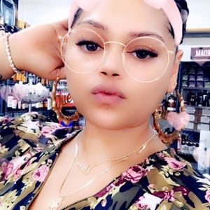 Meet your Posher, Shyra